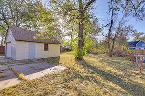 3 Mi to Golf - Beatrice Vacation Home!