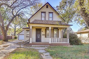3 Mi to Golf - Beatrice Vacation Home!