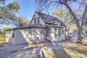3 Mi to Golf - Beatrice Vacation Home!