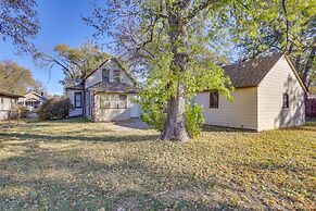 3 Mi to Golf - Beatrice Vacation Home!