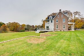 Family-friendly Hatfield Home: 3 Mi to Downtown!