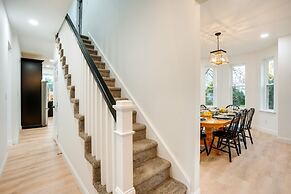 Family-friendly Hatfield Home: 3 Mi to Downtown!