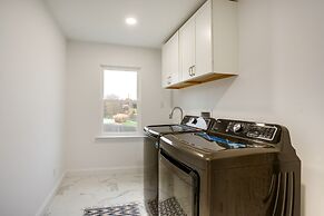 Family-friendly Hatfield Home: 3 Mi to Downtown!