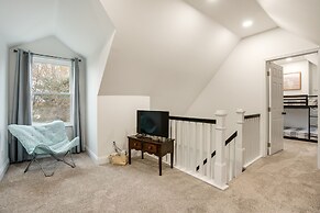 Family-friendly Hatfield Home: 3 Mi to Downtown!