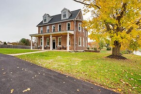 Family-friendly Hatfield Home: 3 Mi to Downtown!