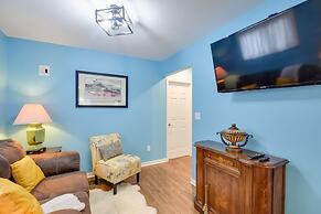 Eclectic Iowa City Cottage w/ Fire Pit!