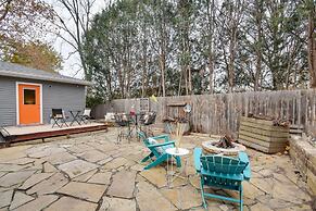 Eclectic Iowa City Cottage w/ Fire Pit!