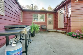 Lakefront Getaway in Leesburg w/ Dock + Kayaks!