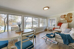 Lakefront Getaway in Leesburg w/ Dock + Kayaks!