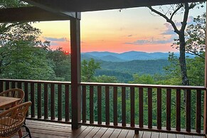 Mtn-view Blue Ridge Cabin on Over 2 Acres!