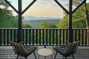 Mtn-view Blue Ridge Cabin on Over 2 Acres!