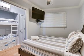 Hilton Head Island Condo: Steps to Beach!