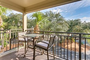 Hilton Head Island Condo: Steps to Beach!