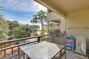 Hilton Head Island Condo: Steps to Beach!