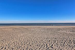 Hilton Head Island Condo: Steps to Beach!