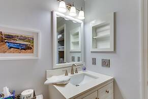 Hilton Head Island Condo: Steps to Beach!