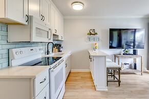 Hilton Head Island Condo: Steps to Beach!