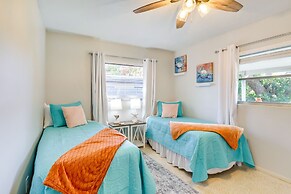 Clearwater Oasis: Gas Grill, Beach Chairs & More!