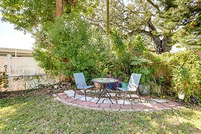 Clearwater Oasis: Gas Grill, Beach Chairs & More!