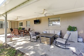 Clearwater Oasis: Gas Grill, Beach Chairs & More!