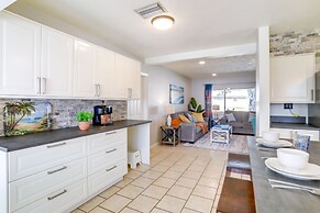 Clearwater Oasis: Gas Grill, Beach Chairs & More!