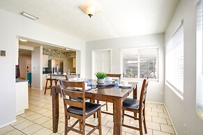 Clearwater Oasis: Gas Grill, Beach Chairs & More!