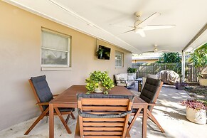 Clearwater Oasis: Gas Grill, Beach Chairs & More!