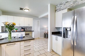 Clearwater Oasis: Gas Grill, Beach Chairs & More!