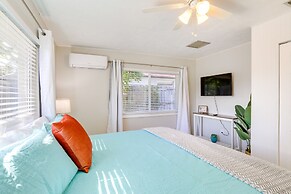 Clearwater Oasis: Gas Grill, Beach Chairs & More!