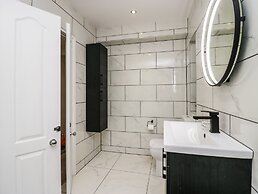 Eden on the Crescent