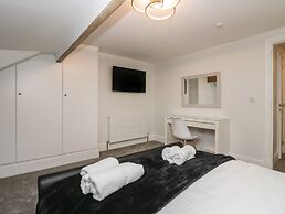 Eden on the Crescent