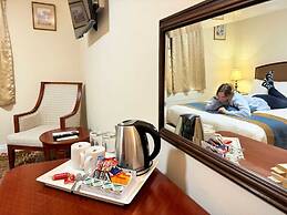 Royal Swan Ashley Manor