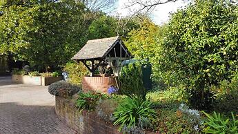 Royal Swan Ashley Manor