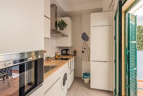 Skysea Holidays City Center Suites