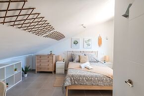 Skysea Holidays City Center Suites