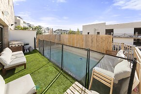 Chateau Gabriel 6 BR Villa w Heated Pool