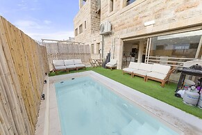 Chateau Gabriel 6 BR Villa w Heated Pool