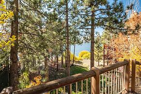 Water's Edge Estate by Avantstay Large Lakefront Cabin w/ Dock and Hot