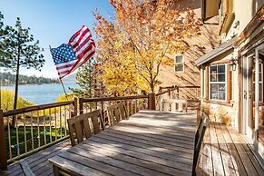 Water's Edge Estate by Avantstay Large Lakefront Cabin w/ Dock and Hot