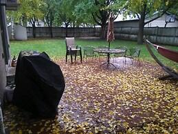 Historic Twin Tudors Inn