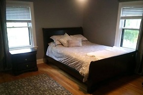 Historic Twin Tudors Inn