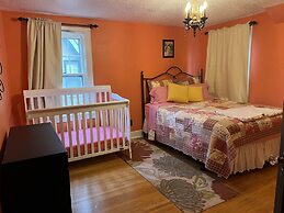 Historic Twin Tudors Inn