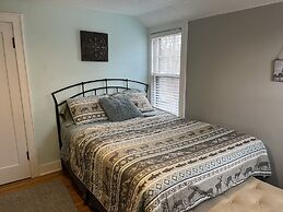 Historic Twin Tudors Inn