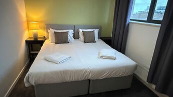 Two Bedroom Balcony Apartment Liverpool