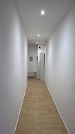 Two Bedroom Balcony Apartment Liverpool