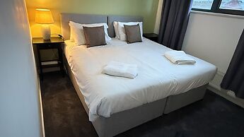 Two Bedroom Balcony Apartment Liverpool
