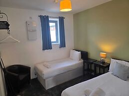 Two Bedroom Balcony Apartment Liverpool