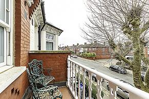 Beautiful Three Bed Abode Near Dollis Hill