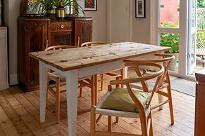 Beautiful Three Bed Abode Near Dollis Hill