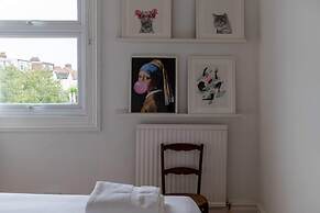 Beautiful Three Bed Abode Near Dollis Hill